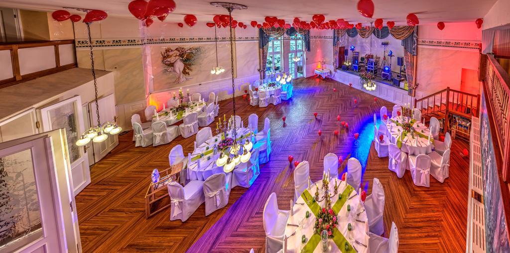 Landhotel Schwarzer Adler Suelzetal المظهر الخارجي الصورة