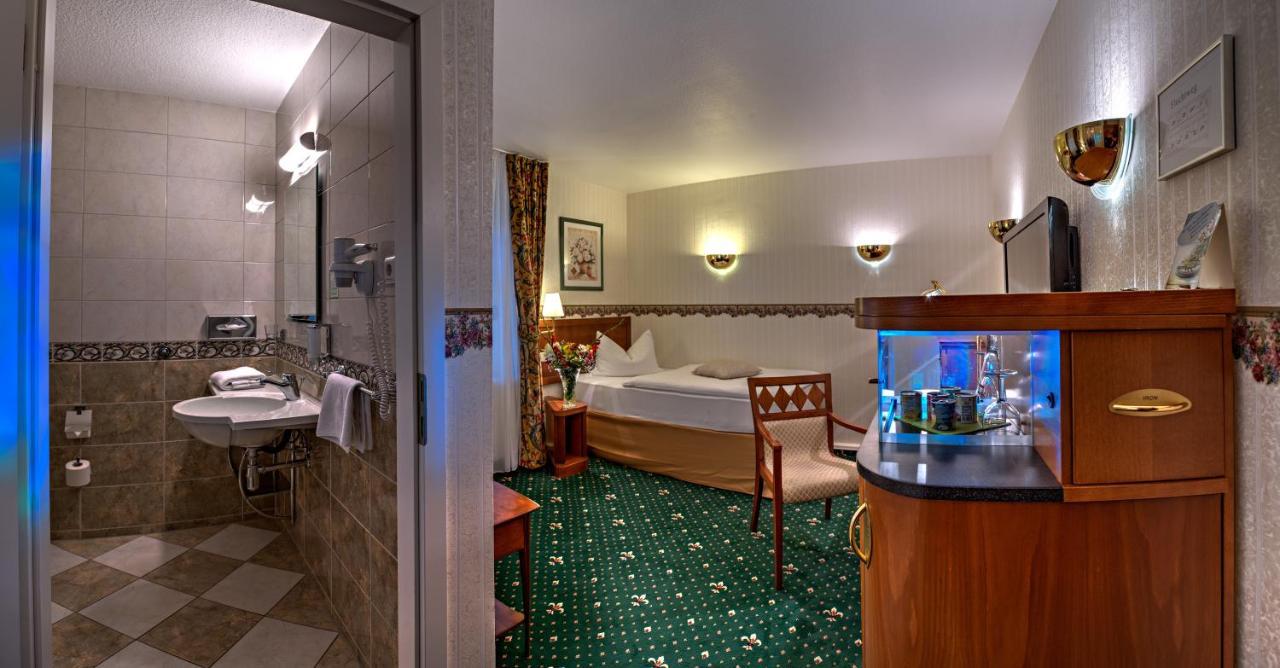 Landhotel Schwarzer Adler Suelzetal المظهر الخارجي الصورة